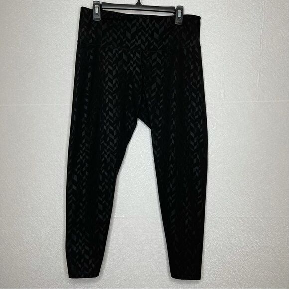 𝅺OLD Navy Active Geometric Print Crop Legging XL - Picture 1 of 4